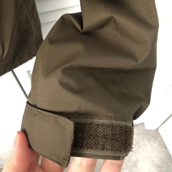 L.L Bean Rain Jacket - Picture 6 of 10